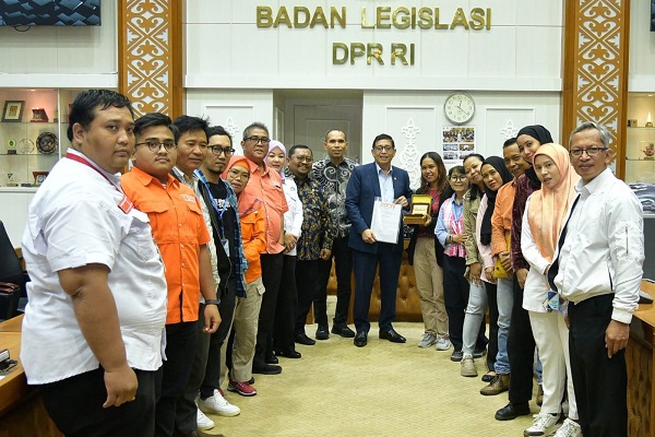 KSPI Serukan Pengesahan UU PPRT: Negara Harus Hadir Lindungi Pekerja Rumah Tangga legislasi_dpr.jpg