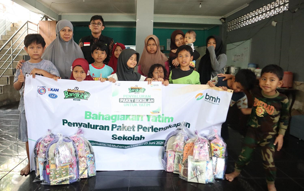 Momen Muharam, BMH Yogyakarta Salurkan Paket Perlengkapan Sekolah untuk Anak Yatim