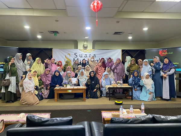 Mubalighah Kota Depok: Ketahanan Keluarga Mustahil dalam Sistem Sekuler Kapitalis, Mengapa